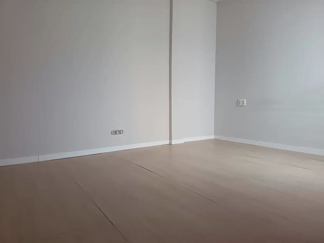 Komercyjne na sprzedaż w Benetússer - 74 500 € (Ref: 10165320)