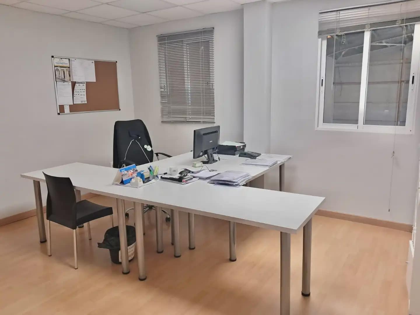 Komercyjne do wynajęcia w Loriguilla - 2 200 € (Ref: 10165322)