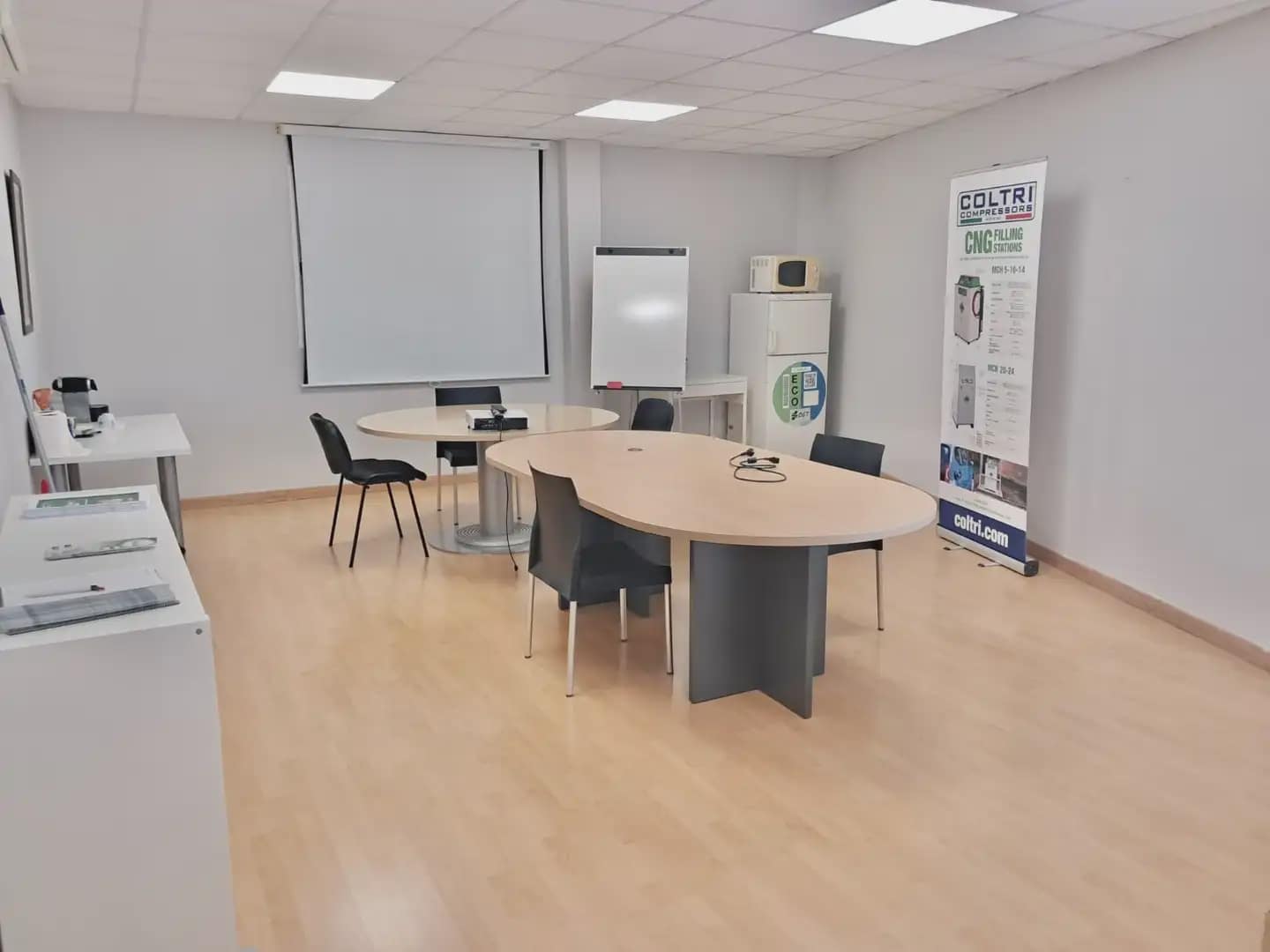 Komercyjne do wynajęcia w Loriguilla - 2 200 € (Ref: 10165322)