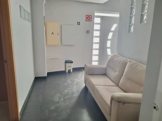 Komercyjne do wynajęcia w Loriguilla - 2 200 € (Ref: 10165322)