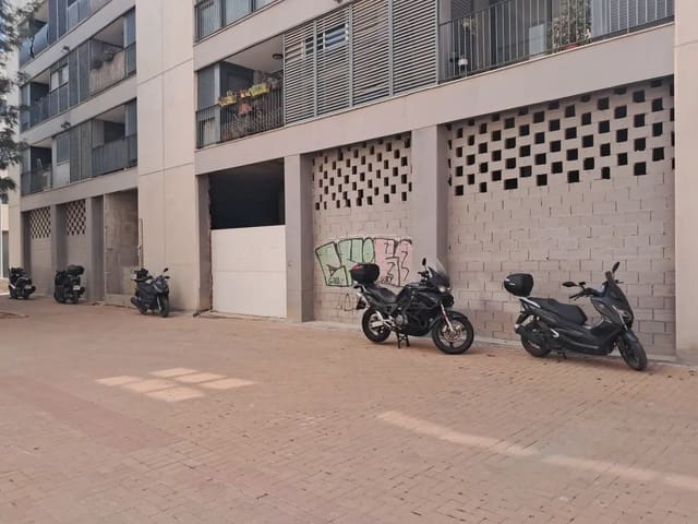 Kommersiell att hyra i Paiporta - 1 800 € (Ref: 10165329)