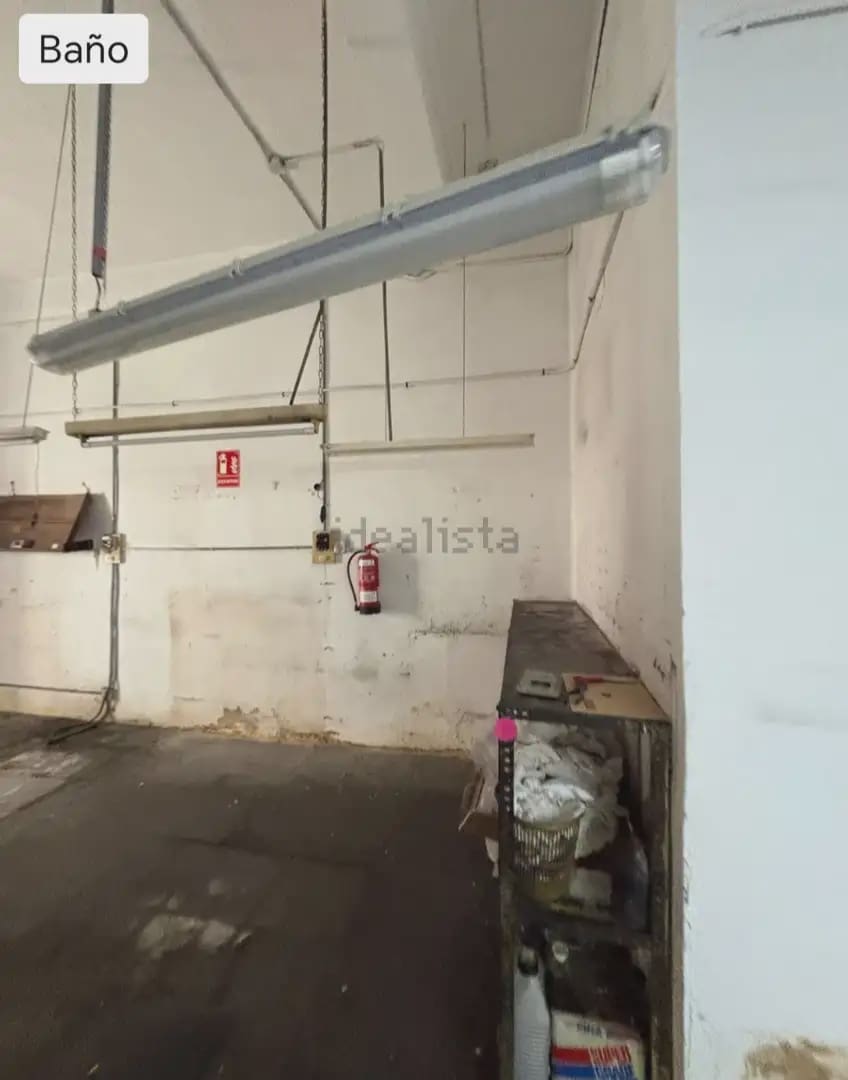 Commercieel te koop in Valencia stad - € 200.000 (Ref: 10165336)
