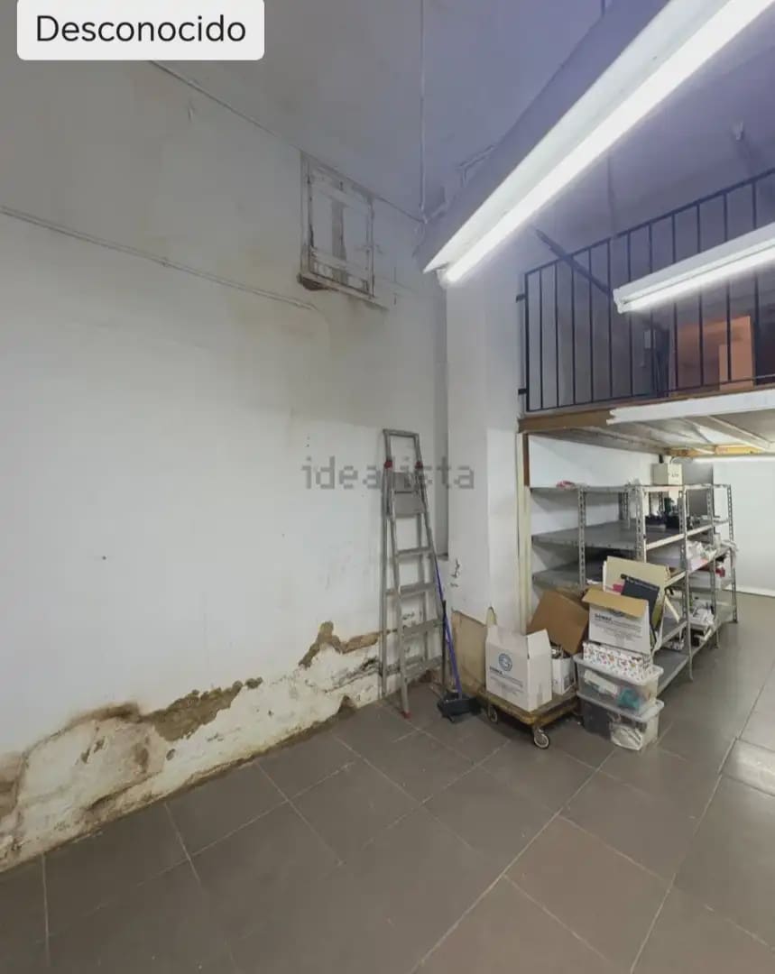 Commercieel te koop in Valencia stad - € 200.000 (Ref: 10165336)
