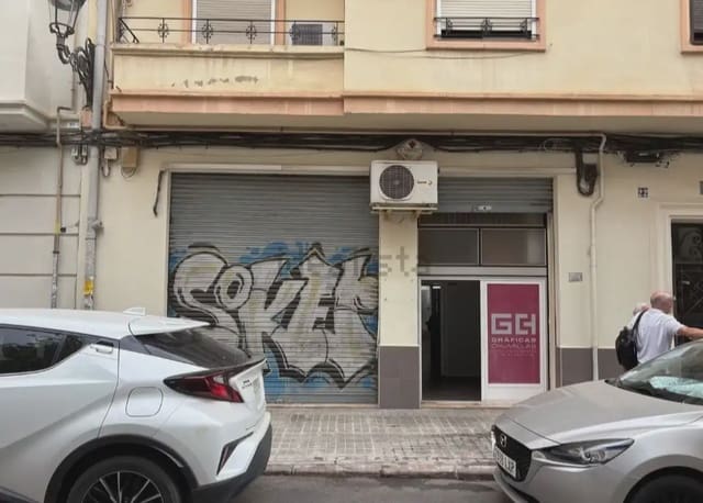 Commercieel te koop in La Petxina, Valencia stad - € 200.000 (Ref: 10165336)