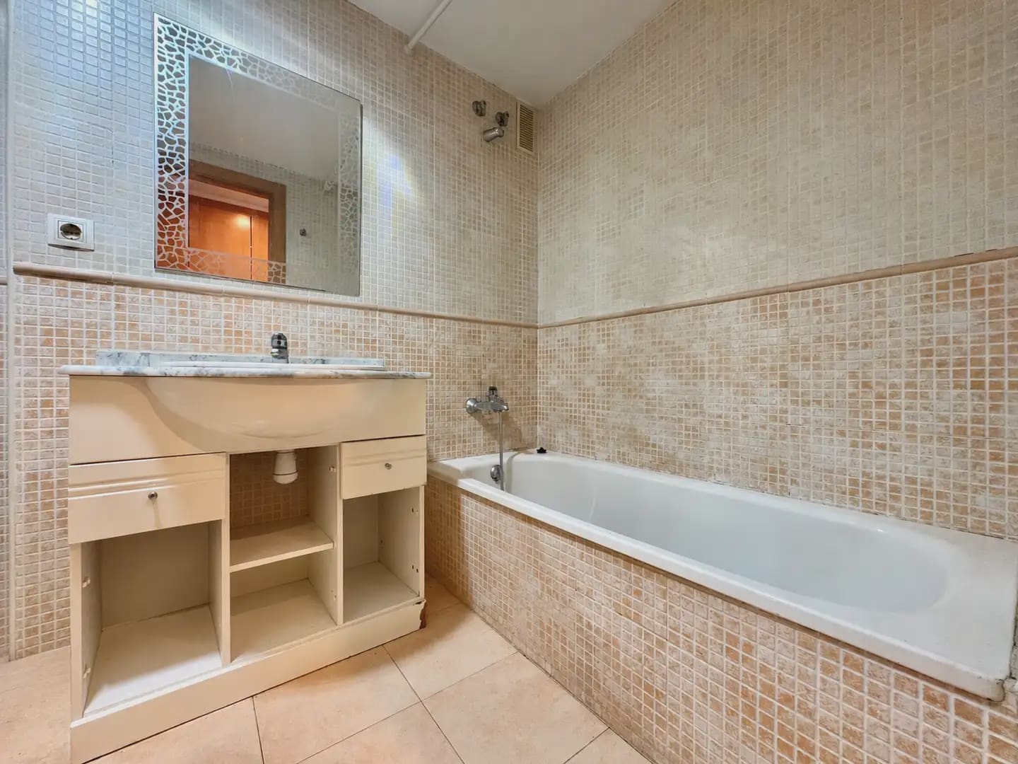 Casa de 4 habitaciones en Paiporta en venta con garaje - 480.000 € (Ref: 10175756)