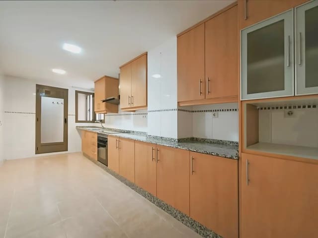 4 chambre Appartement à vendre à Paiporta avec garage - 289 000 € (Ref: 10181980)