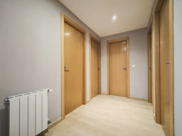 4 chambre Appartement à vendre à Paiporta avec garage - 289 000 € (Ref: 10181980)