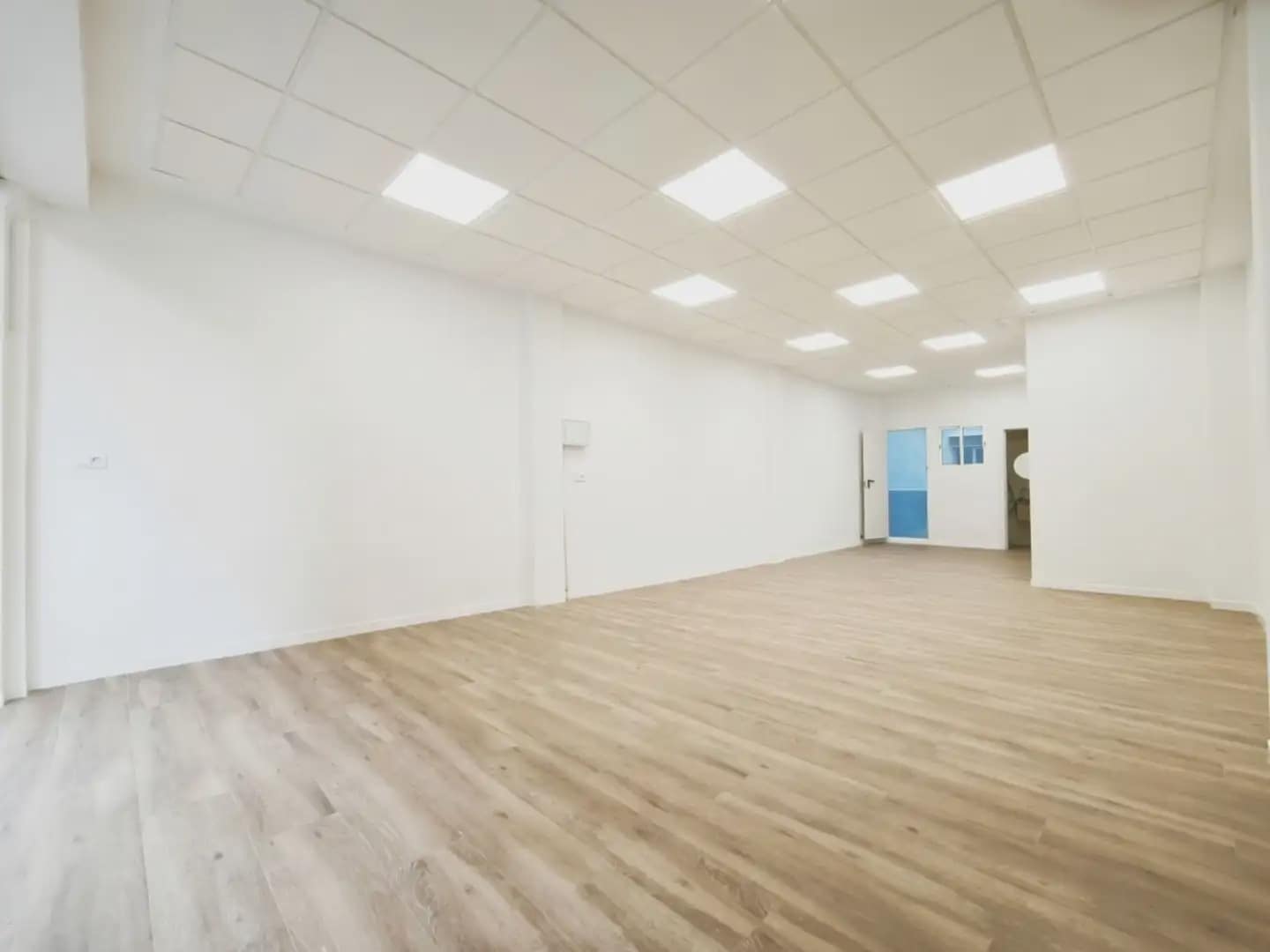 Comercial para arrendar em Paiporta - 700 € (Ref: 10185952)