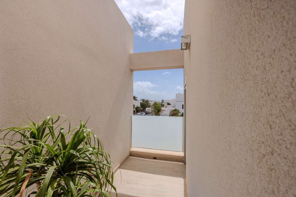 4 soveværelse Byhus til salg i Costa Teguise med garage - € 395.000 (Ref: 10141604)