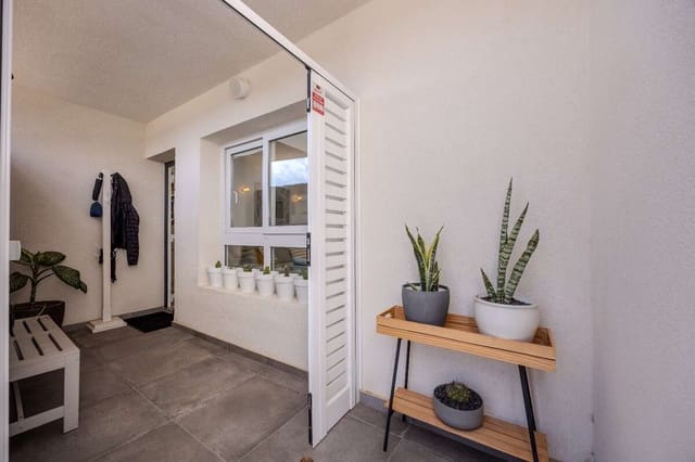 4 soveværelse Byhus til salg i Costa Teguise, Teguise med garage - € 395.000 (Ref: 10141604)