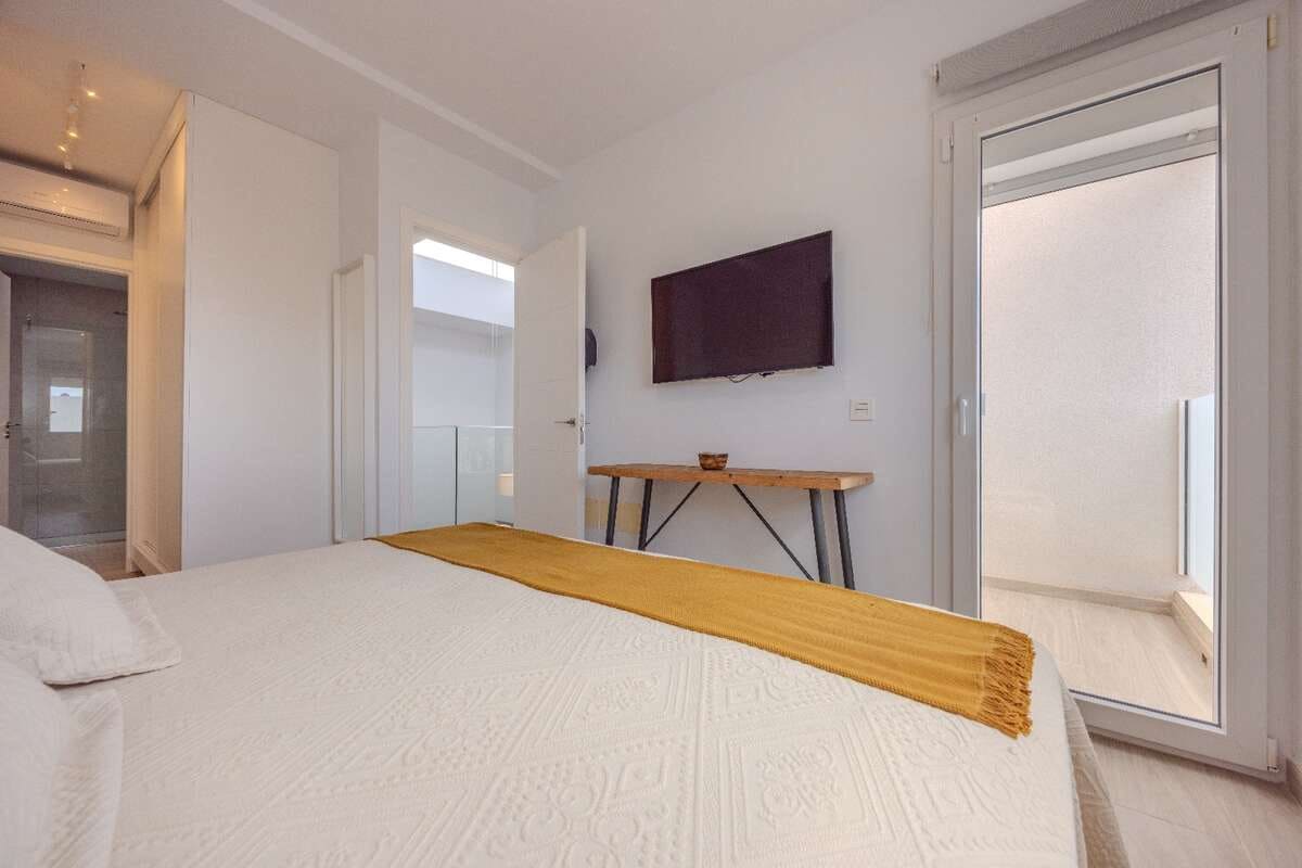 4 soveværelse Byhus til salg i Costa Teguise med garage - € 395.000 (Ref: 10141604)
