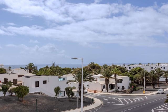 4 soveværelse Byhus til salg i Costa Teguise, Teguise med garage - € 395.000 (Ref: 10141604)