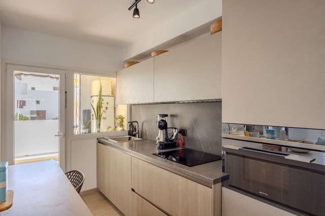 4 soveværelse Byhus til salg i Costa Teguise, Teguise med garage - € 395.000 (Ref: 10141604)