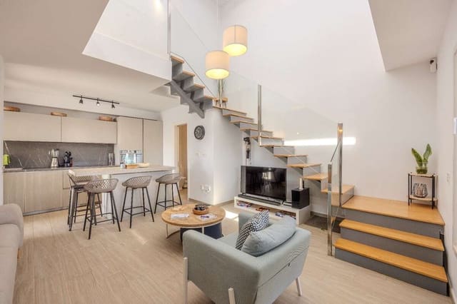 4 soveværelse Byhus til salg i Costa Teguise, Teguise med garage - € 395.000 (Ref: 10141604)