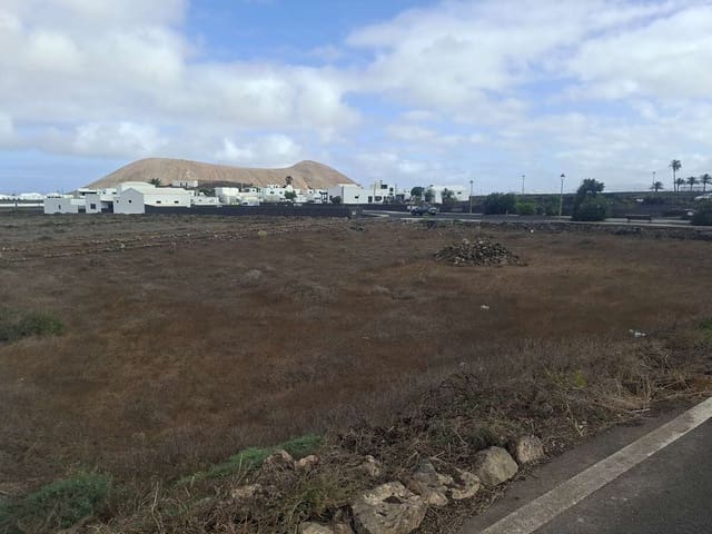 Building Plot for sale in La Vegueta, Tinajo - € 155,000 (Ref: 10141606)
