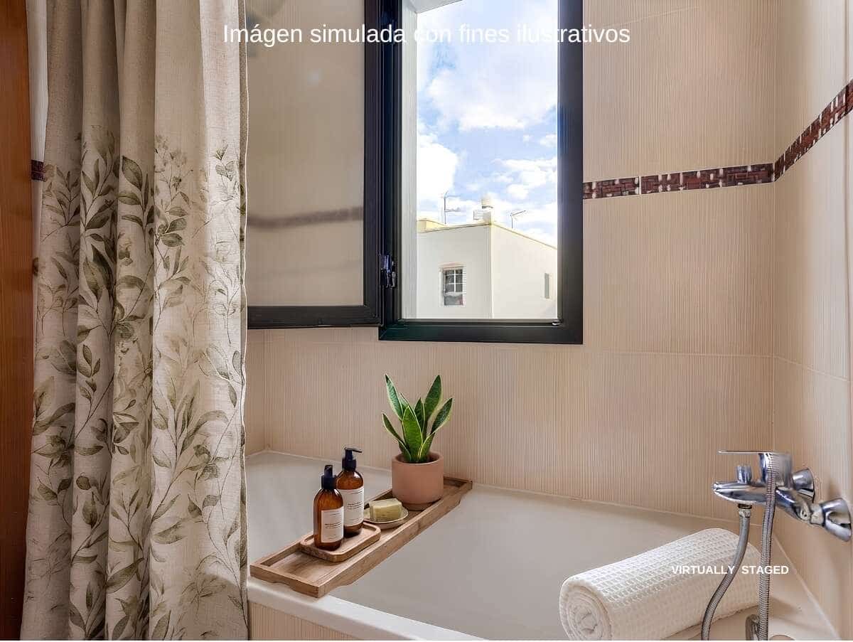 2 slaapkamer Flat te koop in Arrecife met garage - € 225.000 (Ref: 10184121)