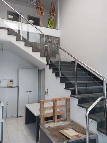 Erhverv til leje i Playa Honda, San Bartolomé med garage - € 35.000 (Ref: 9085999)