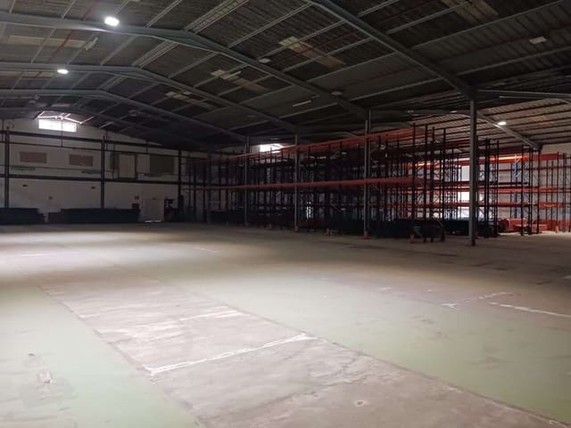 Erhverv til leje i Playa Honda, San Bartolomé med garage - € 35.000 (Ref: 9085999)