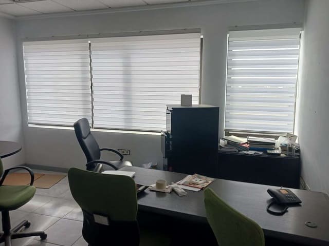 Erhverv til leje i Playa Honda, San Bartolomé med garage - € 35.000 (Ref: 9085999)