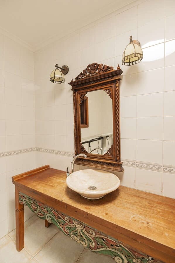 3 bedroom Villa for sale in Tahiche with pool garage - € 1,180,000 (Ref: 9086003)