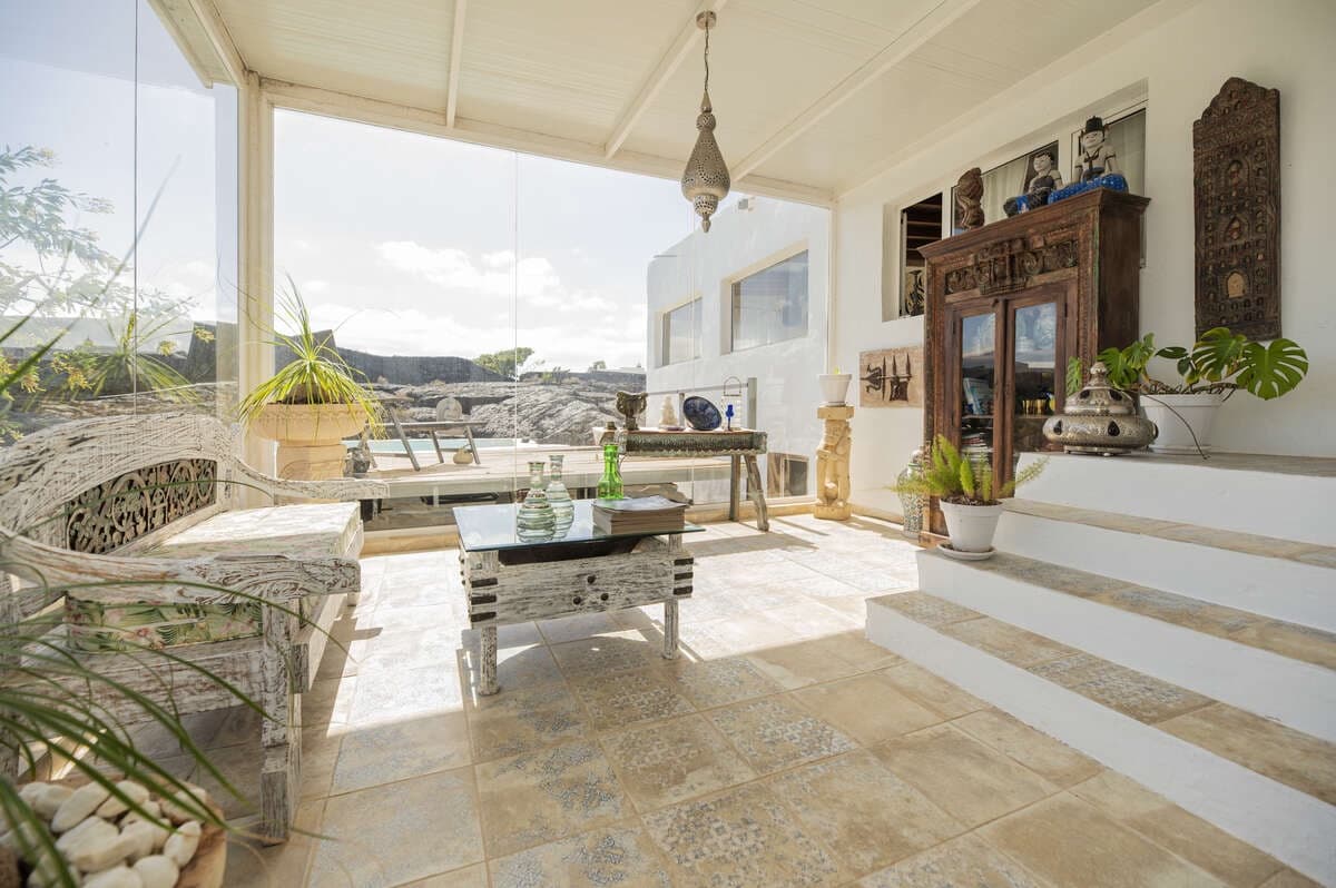 3 bedroom Villa for sale in Tahiche with pool garage - € 1,180,000 (Ref: 9086003)