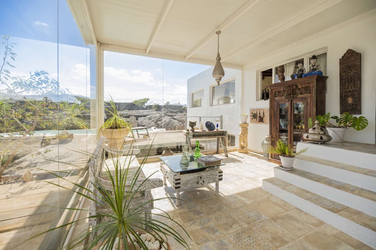 3 bedroom Villa for sale in Tahiche with pool garage - € 1,180,000 (Ref: 9086003)