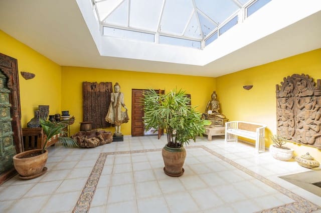 3 sypialnia Willa na sprzedaż w Tahiche, Teguise z basenem garażem - 1 180 000 € (Ref: 9086003)