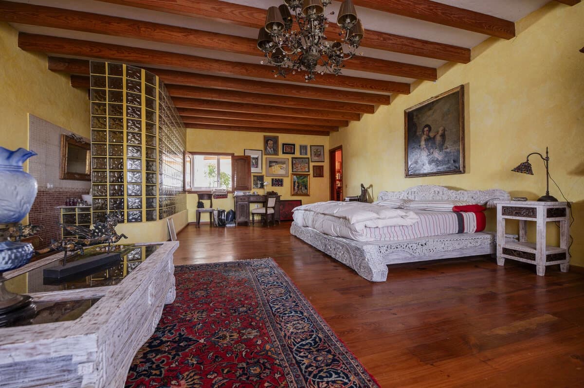 3 bedroom Villa for sale in Tahiche with pool garage - € 1,180,000 (Ref: 9086003)