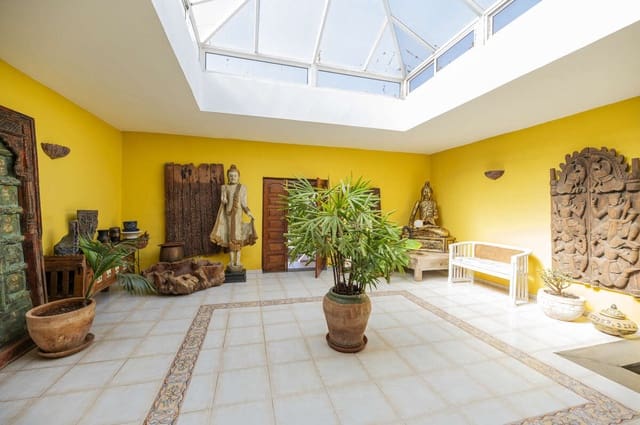 3 sypialnia Willa na sprzedaż w Tahiche, Teguise z basenem garażem - 1 180 000 € (Ref: 9086003)
