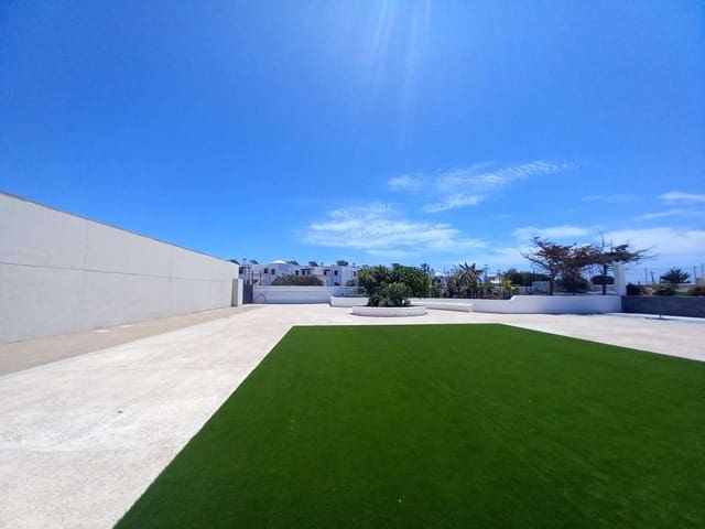 Commercial for rent in Costa Teguise, Teguise with garage - € 1,250 (Ref: 9086006)