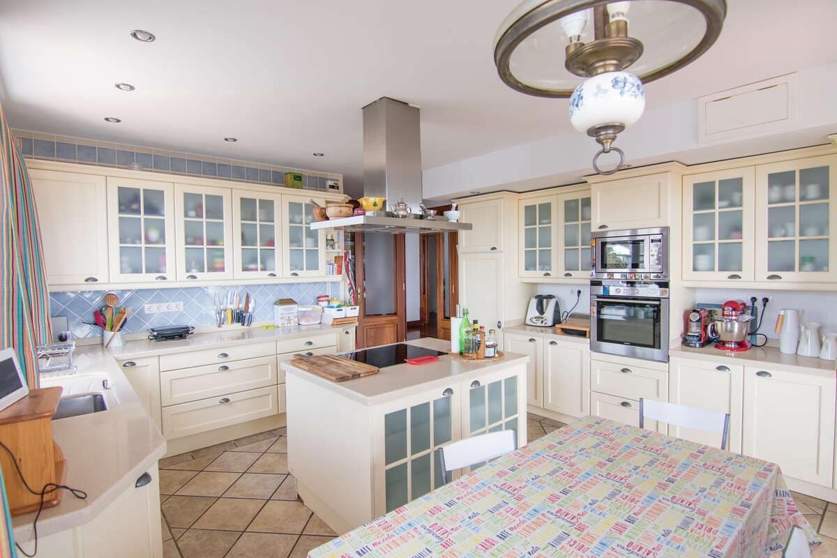 4 quarto Moradia para venda em Macher com piscina garagem - 1 050 000 € (Ref: 9086008)