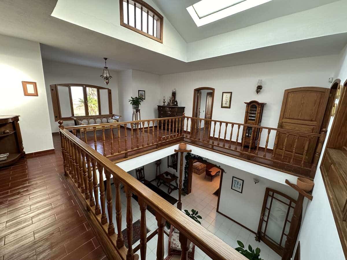 3 soverom Villa til salgs i Macher med garasje - € 865 000 (Ref: 9086014)