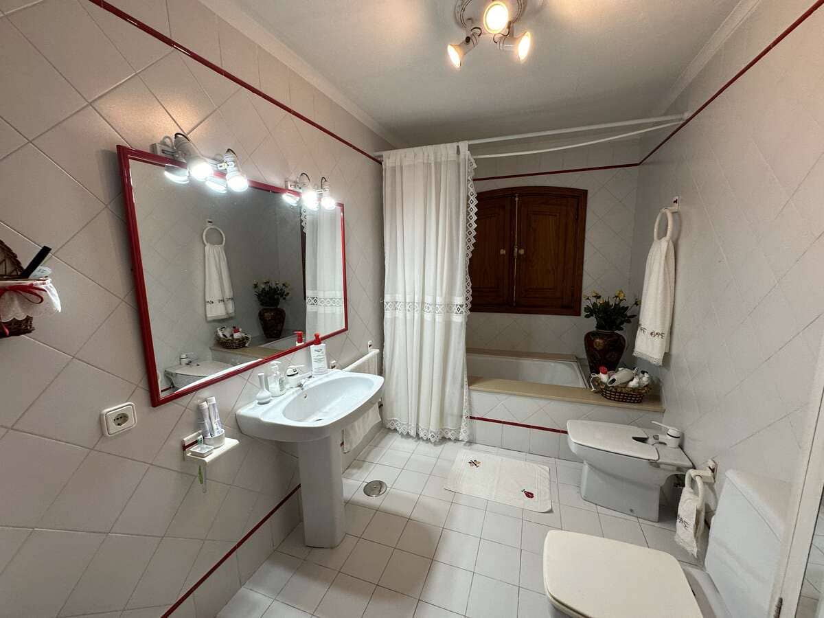 3 soverom Villa til salgs i Macher med garasje - € 865 000 (Ref: 9086014)