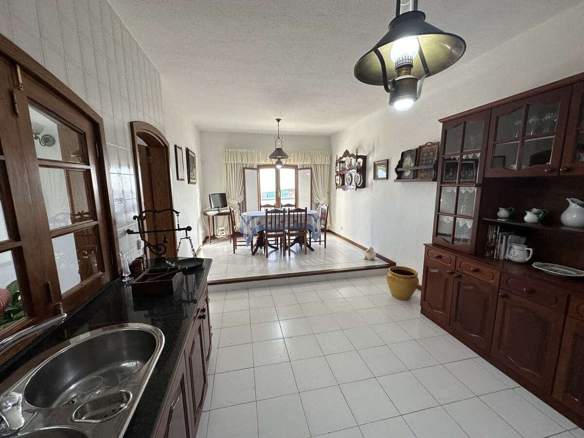 3 bedroom Villa for sale in Macher with garage - € 865,000 (Ref: 9086014)