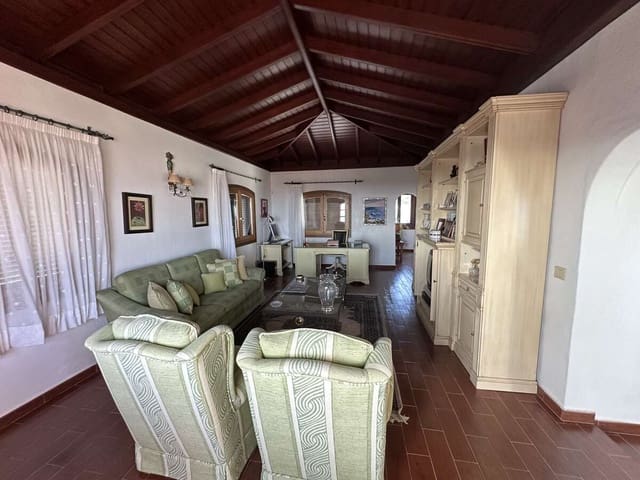 3 bedroom Villa for sale in Macher, Tías with garage - € 865,000 (Ref: 9086014)