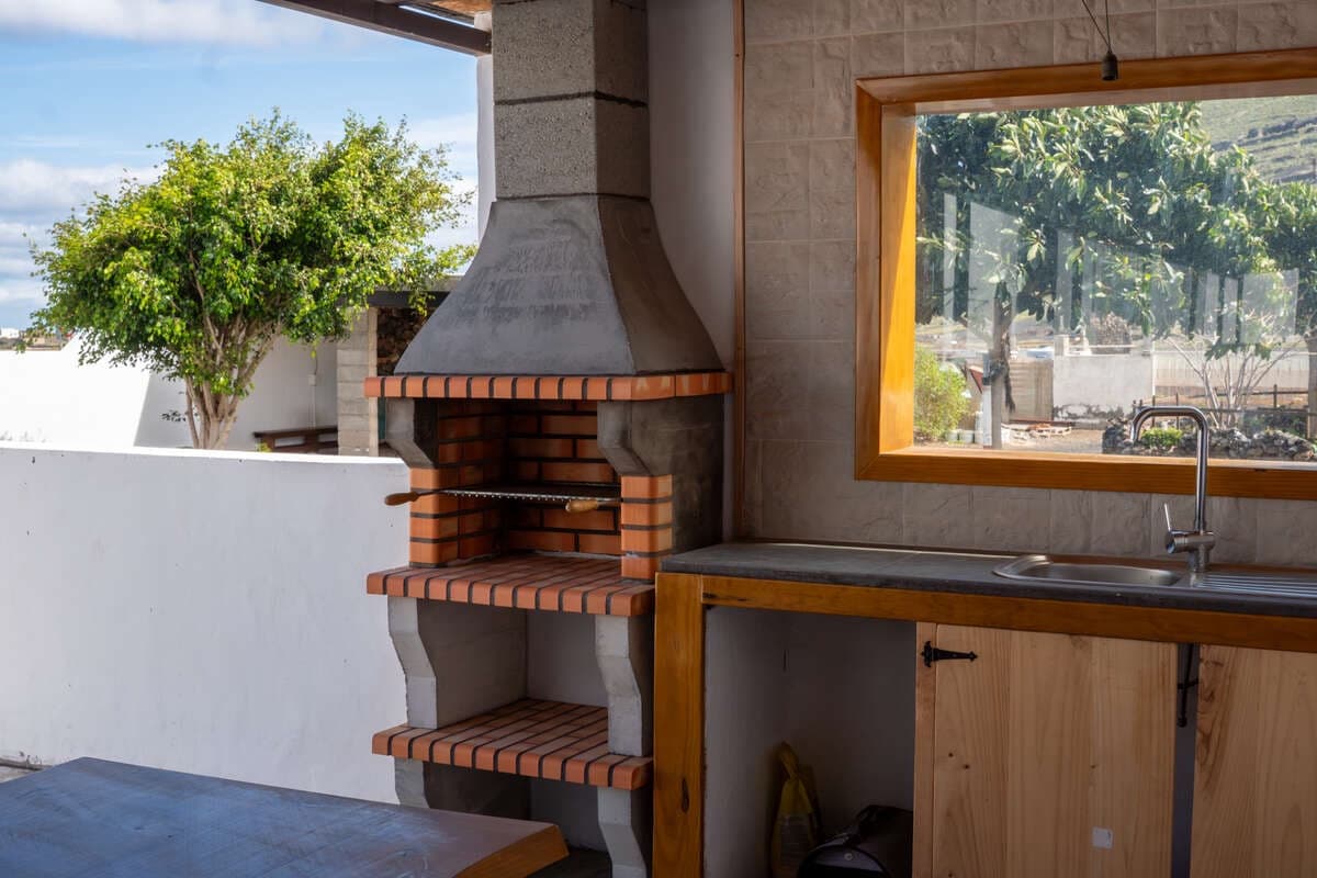 4 bedroom Finca/Country House for sale in Maguez with garage - € 390,000 (Ref: 9086018)