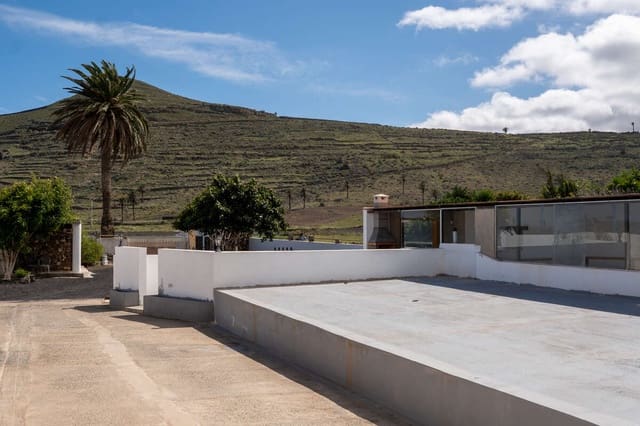 4 soveværelse Finca/Landehus til salg i Máguez, Haría med garage - € 390.000 (Ref: 9086018)