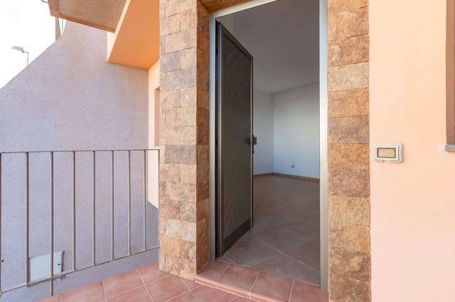 3 bedroom Semi-detached Villa for sale in Vecindario, Santa Lucía de Tirajana with garage - € 320,000 (Ref: 9160729)