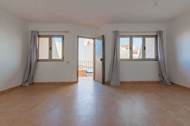 3 bedroom Semi-detached Villa for sale in Vecindario, Santa Lucía de Tirajana with garage - € 320,000 (Ref: 9160729)