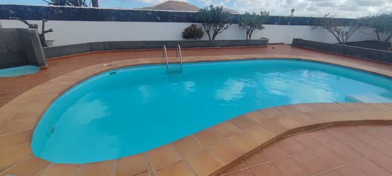 4 bedroom Villa for sale in Conil with pool garage - € 685,000 (Ref: 9242587)