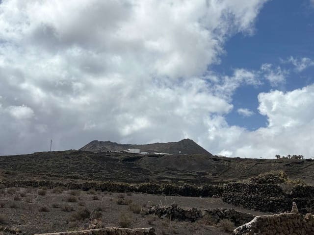 Grond te koop in Ye, Haría - € 40.000 (Ref: 9300359)