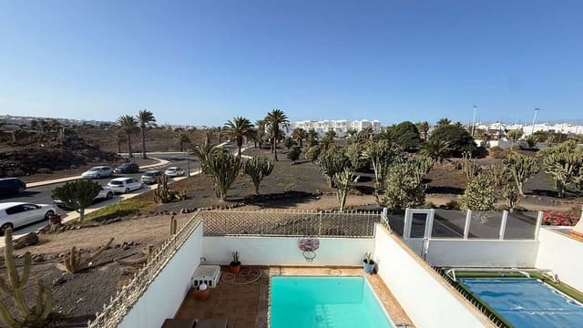 3 camera da letto Casa in vendita in Costa Teguise, Teguise con piscina garage - 466.265 € (Rif: 9382038)