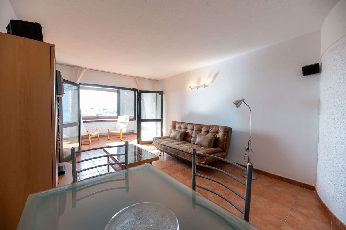 1 bedroom Apartment for sale in Arrecife - € 250,000 (Ref: 9426759)