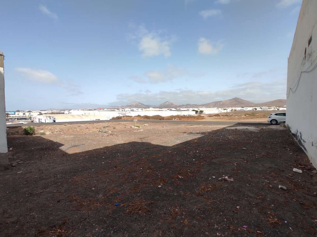 Tomt till salu i Arrecife - 70 000 € (Ref: 9429413)