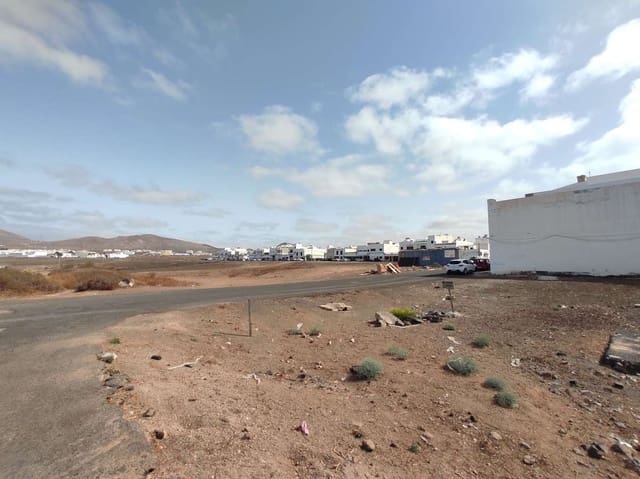 Tomt till salu i Arrecife - 70 000 € (Ref: 9429413)