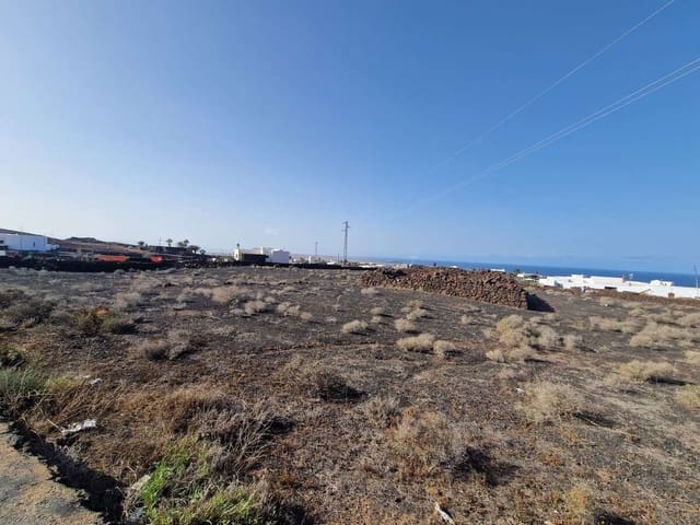 Byggetomt til salgs i Las Brenas, Yaiza - € 520 000 (Ref: 9448623)