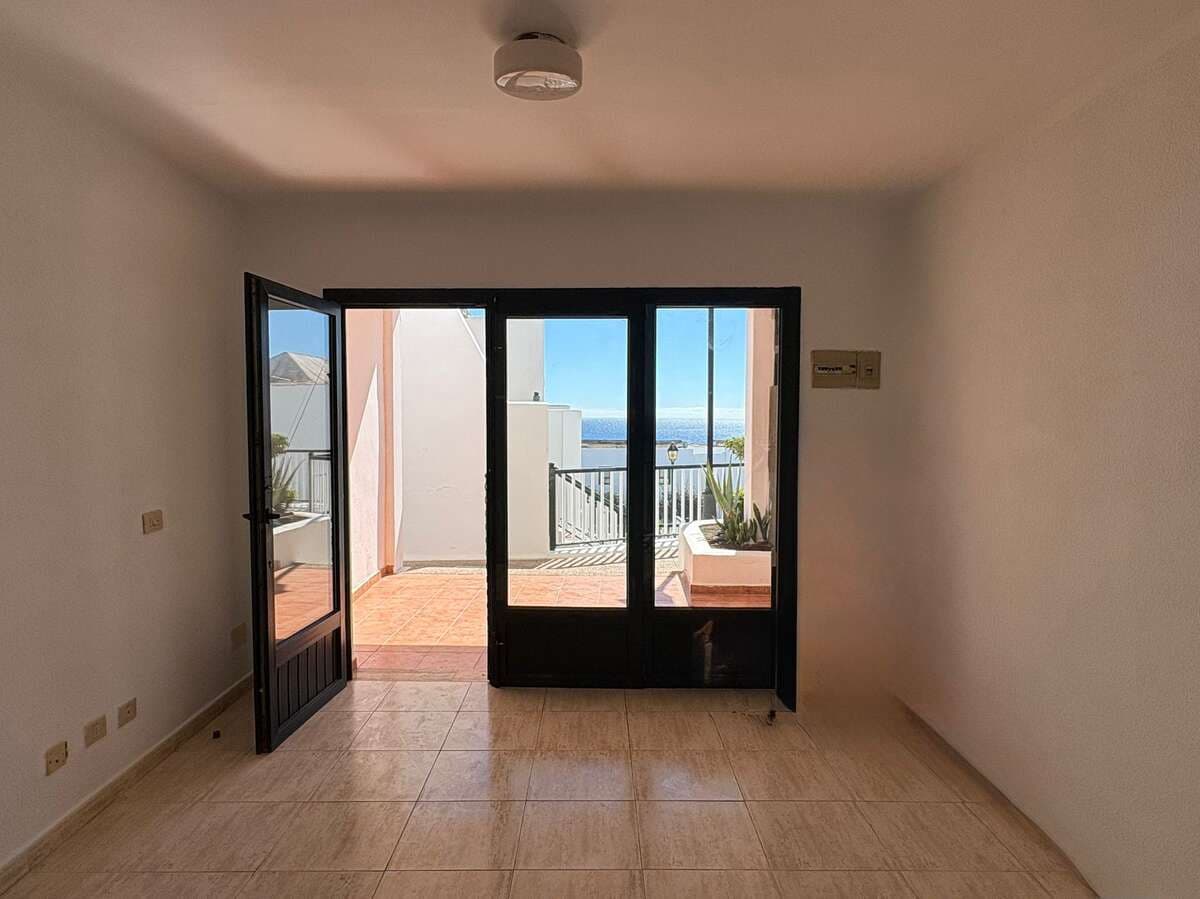 2 makuuhuone Asunto myytävänä paikassa Puerto del Carmen mukana uima-altaan - 258 500 € (Ref: 9585273)