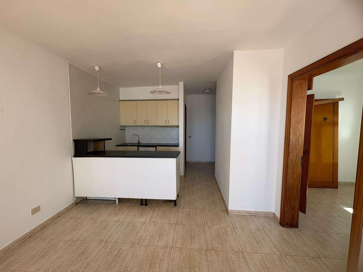 2 makuuhuone Asunto myytävänä paikassa Puerto del Carmen mukana uima-altaan - 258 500 € (Ref: 9585273)
