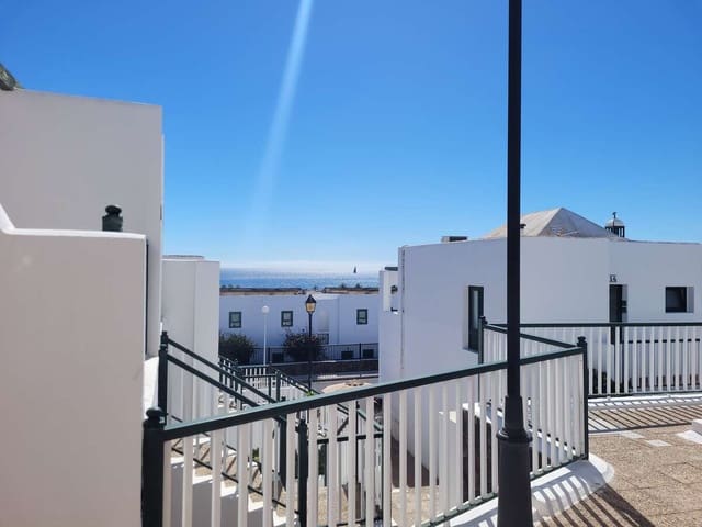 2 slaapkamer Flat te koop in Puerto del Carmen, Tías met zwembad - € 258.500 (Ref: 9585273)