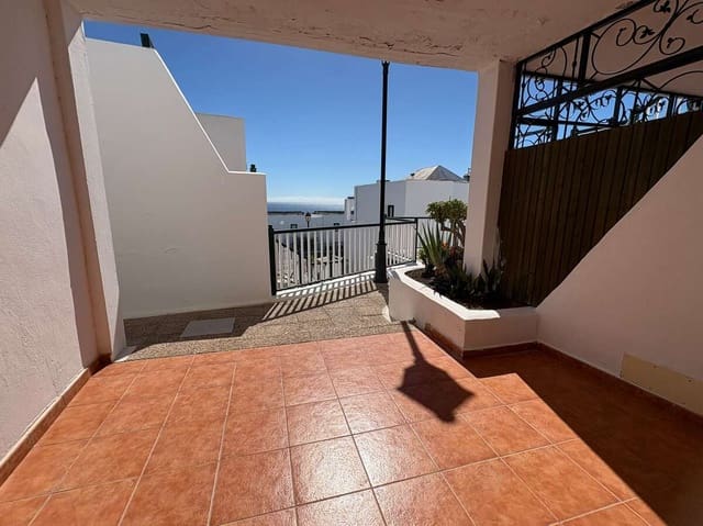 2 slaapkamer Flat te koop in Puerto del Carmen, Tías met zwembad - € 258.500 (Ref: 9585273)